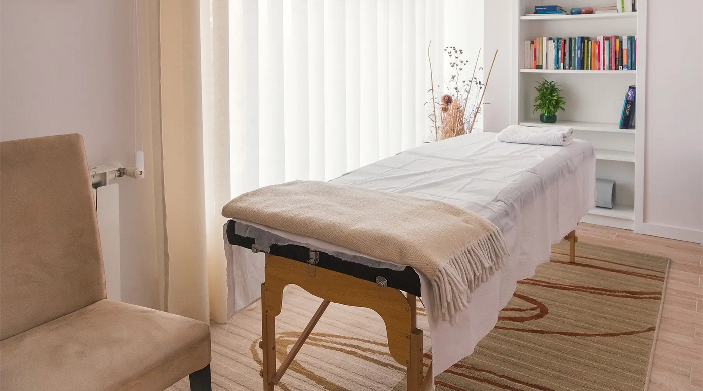 What Width Massage Table Should You Buy? 28", 30", or 32"?