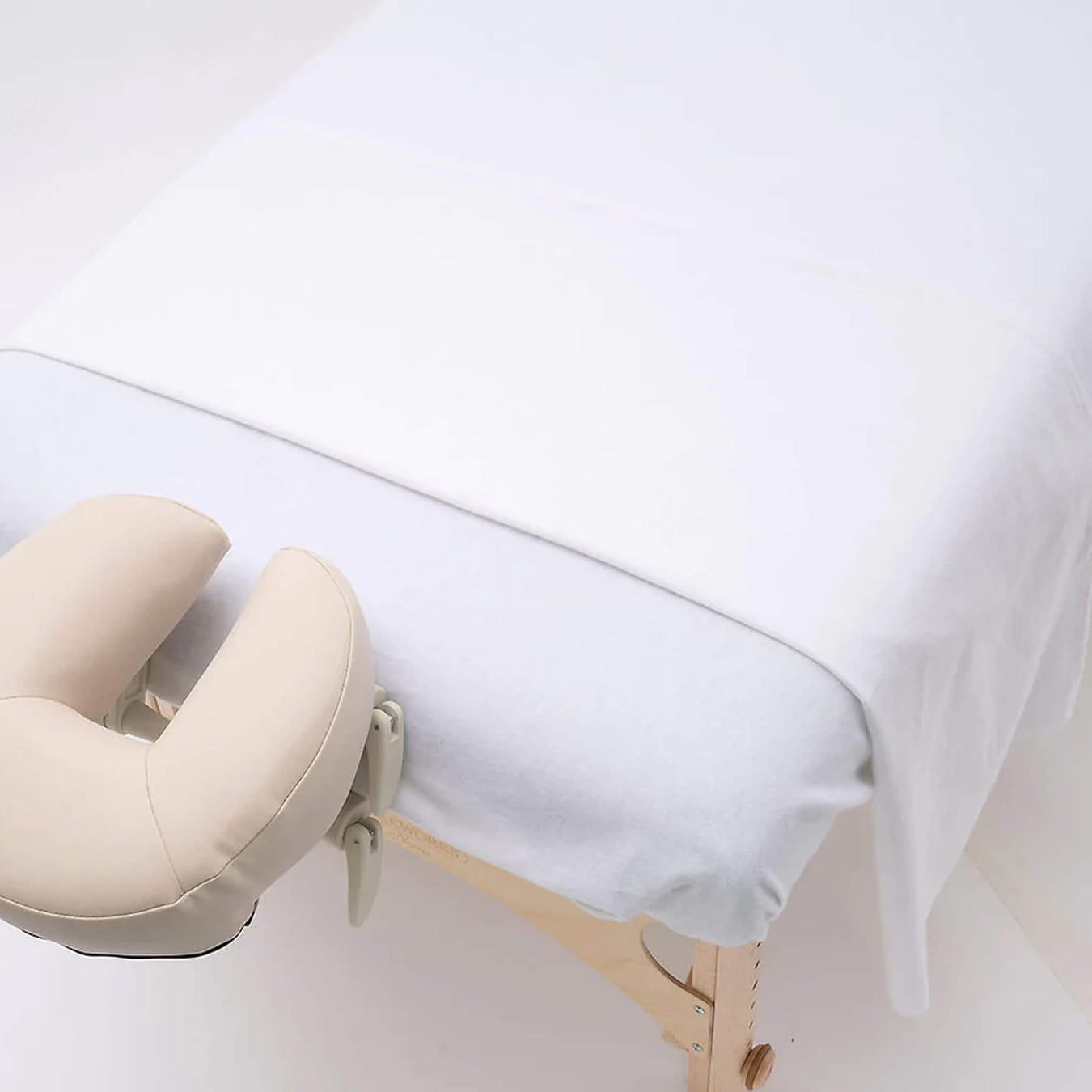 An upper part of the 145g flannel flat massage table sheets